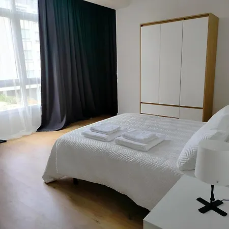 Altamira Apartment *